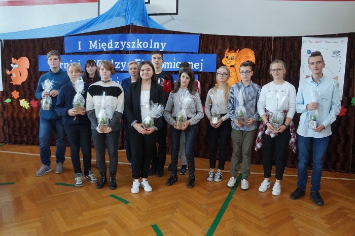 Uczniowie szkół podstawowych powiatu staszowskiego wzięli...