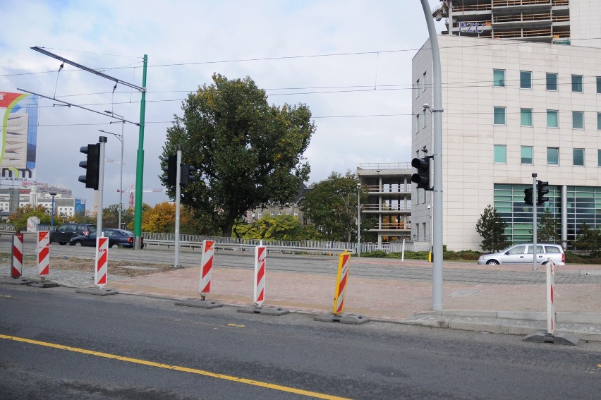 Kończy się budowa przejścia dla pieszych przy Dworcu Głównym...