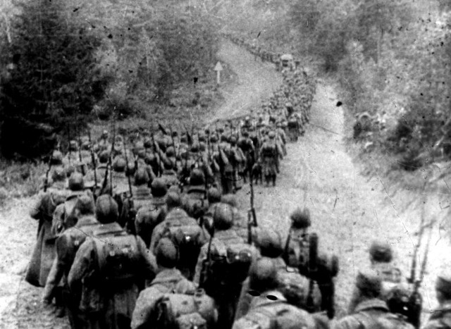 Armia Czerwona wkracza do Polski 17 września 1939.