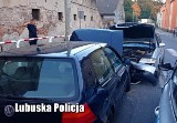 Kierowca volkswagena uciekał przed policją ulicami Gozdnicy. Zderzył się czołowo z audi 