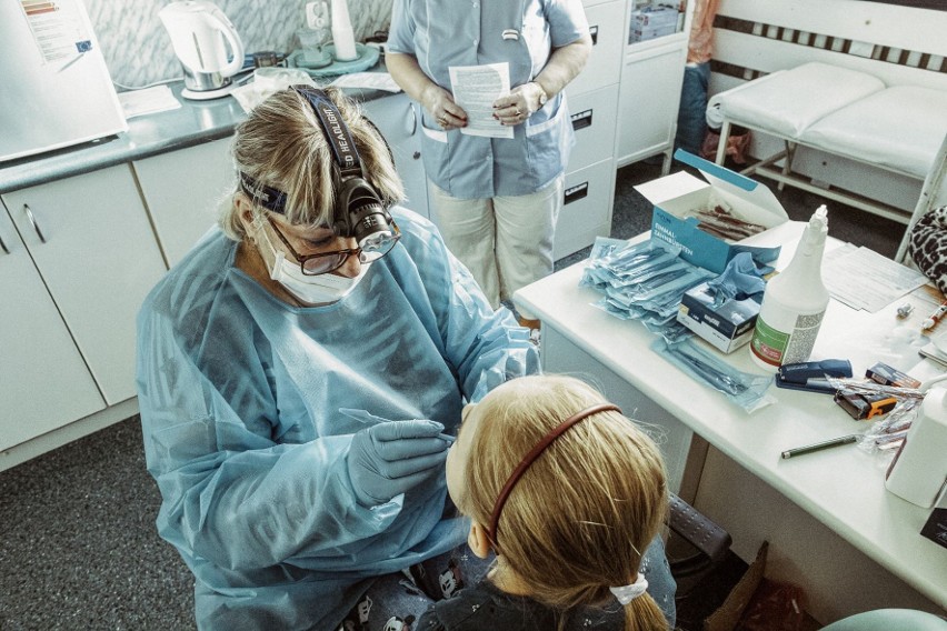 Przeglądy stomatologiczne w łódzkich szkołach - dla 18 tysięcy uczniów 