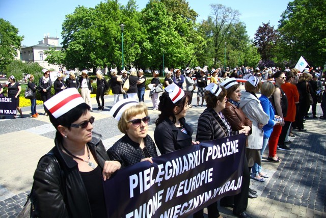 Pielęgniarki z woj. lubelskiego domagały się podwyżek w czasie protestów w Lublinie.