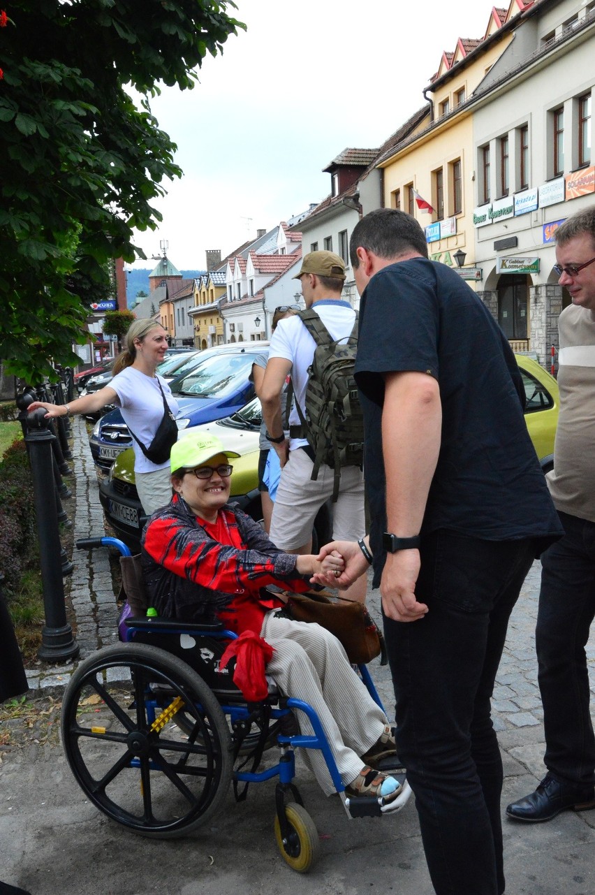 Myślenice. Piesza Pielgrzymka Krakowska wyruszyła w drogę [ZDJĘCIA]