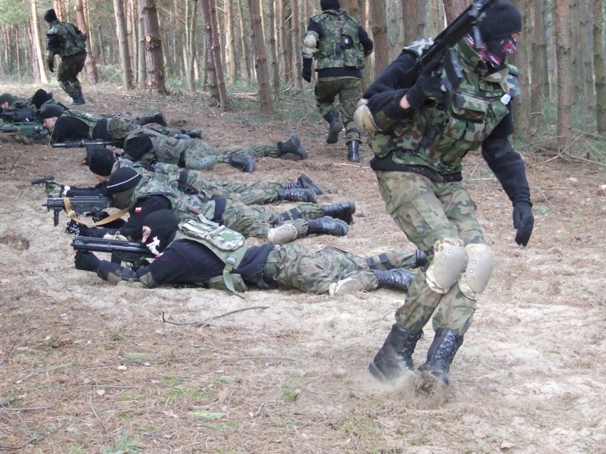 Strzelcy z Nowej Dęby przez kilka dni szkolili się w leśnych ostępach 