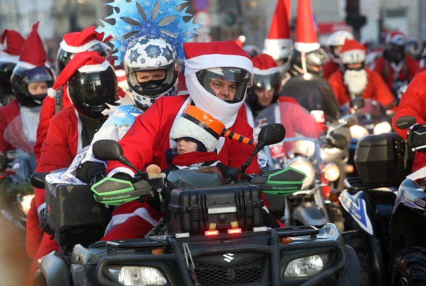 Mikołaje na motocyklach. Zobacz, jak przejeżdżali przez Trójmiasto [ZDJĘCIA, WIDEO]