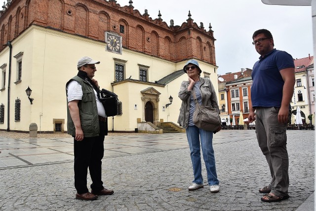 Spacery po Tarnowie rozpoczynają sie codziennie o godz. 12 na tarnowskim Rynku, obok TCI i Ratusza