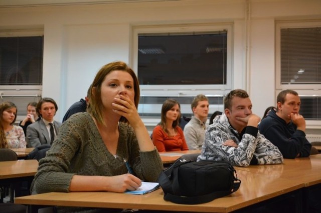 Debata o przyszłości filozofii zgromadziła niewiele osób. Zabrakło też przedstawicieli  władz uczelni,  które uważają ten kierunek za niedochodowy.