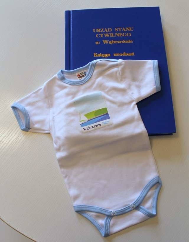 Od tego roku każdy maluch urodzony w wąbrzeskim szpitalu otrzymywał od miasta body z logo i hasłem Wąbrzeźna „Przyjazne Wody”