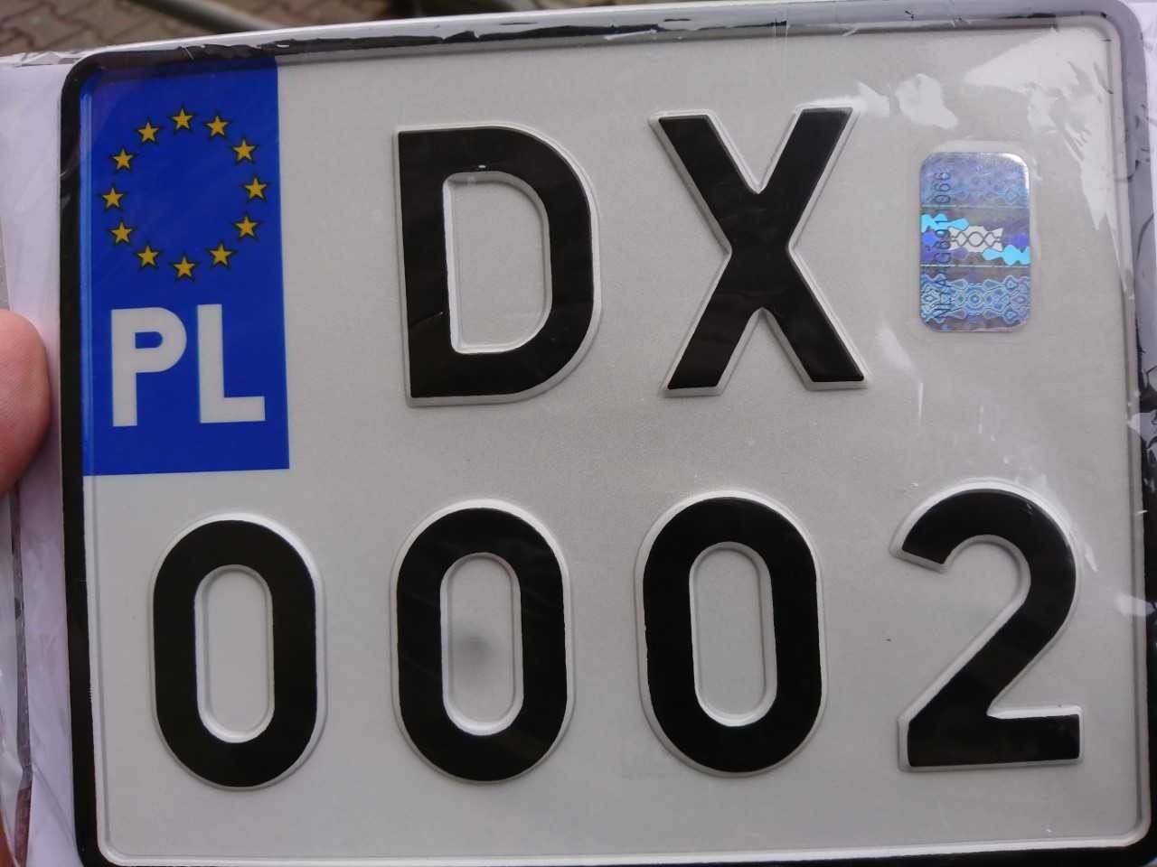 Nowe tablice rejestracyjne we Wrocławiu. Teraz będą się zaczynać od liter  DX | Gazeta Wrocławska