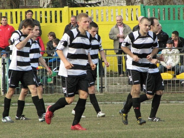 Po serii remisów piłkarze Ostrovi odnieśli w ostatnim meczu zwycięstwo.