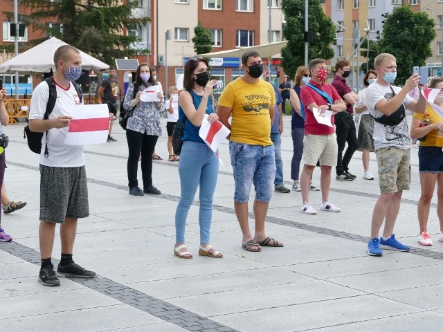 W piątek również na koszalińskim rynku odbyła się manifestacja pod hasłem Solidarni z Białorusią.