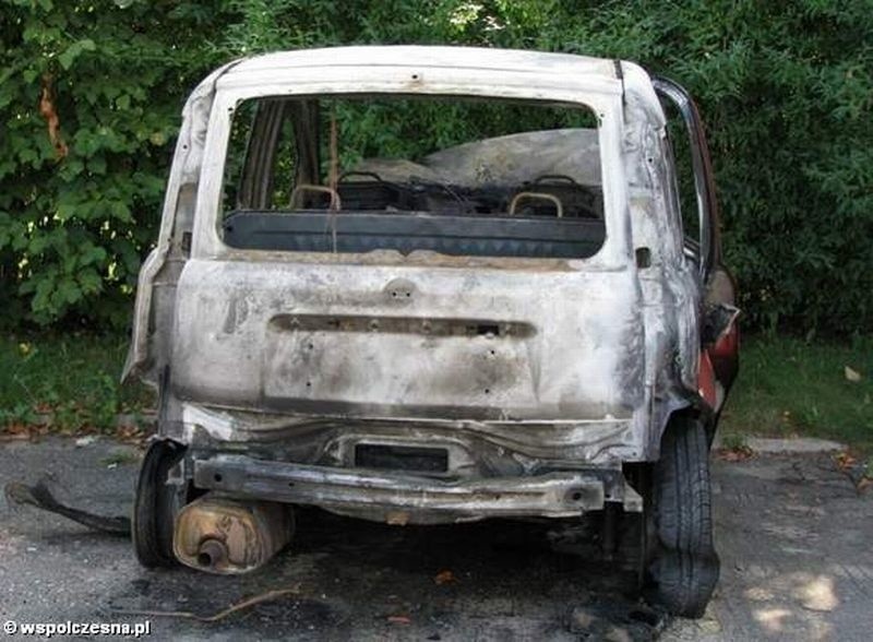 Samochód, którym jechała rodzina stanął w płomieniach. Matka 4-latki nie żyje (zdjęcia) 