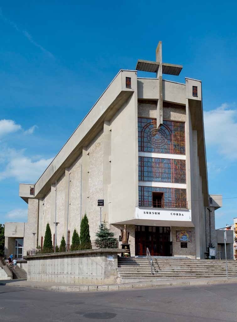 Biskup Wacław Świerzawski poświęcił nowy kościół pod...