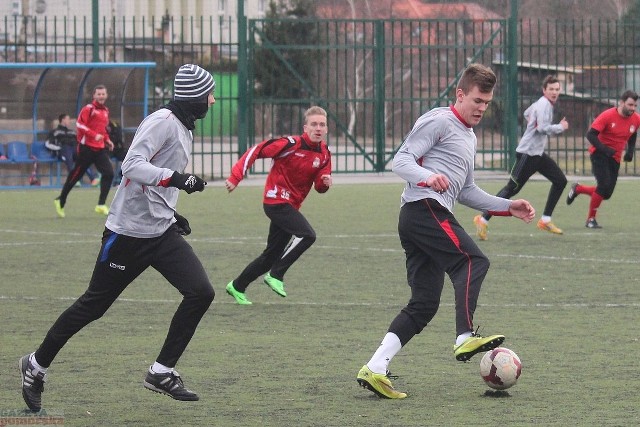 Sparing Włocłavia - LKS Ślesin 1:1 (0:1)Spotkanie sparingowe rozegrano na sztucznej trawie przy Hali Mistrzów. Bramki: Przemysław Markiewicz (75, karny) - Krzysztof Siedlecki (31)   WYNIKI INNYCH SPARINGÓW  