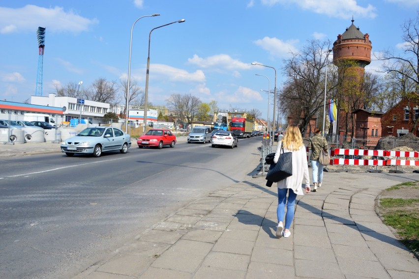 Zamknięty będzie pas ul. Oleskiej w kierunku przejazdu pod...