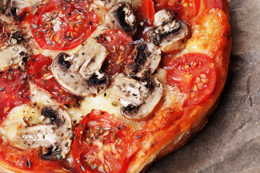 BYK (20 kwietnia - 22 maja) – pizza funghi. Pieczarki,...