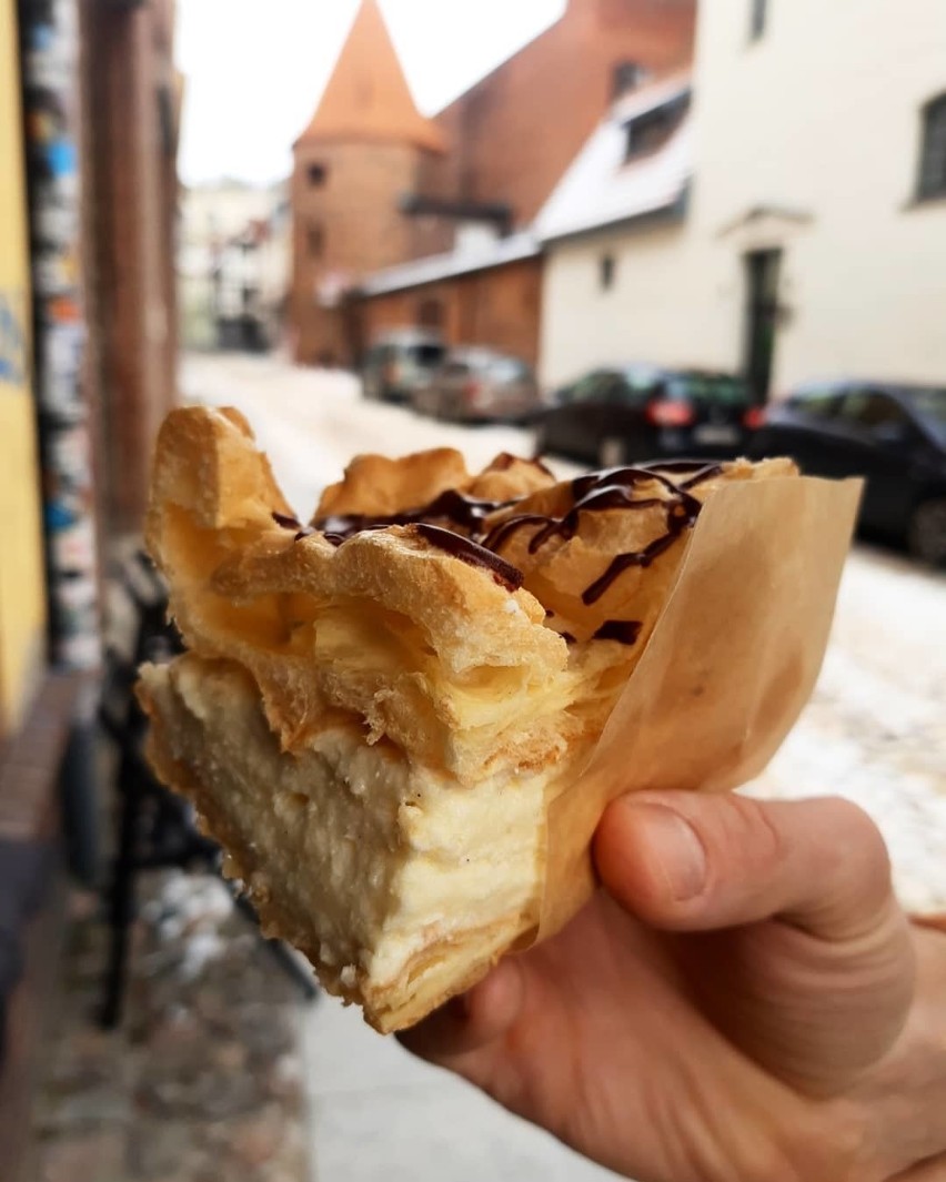 Toruń. Młoda baristka i jej "Projekt Nano" pokonały pandemię! Dobra kawa, pyszne ciasto i sztuka - to recepta na sukces