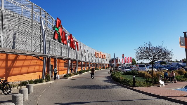 Centrum Handlowe Karolinka w Opolu. Które sklepy są otwarte? Sprawdźcie,  gdzie można zrobić zakupy | Nowa Trybuna Opolska