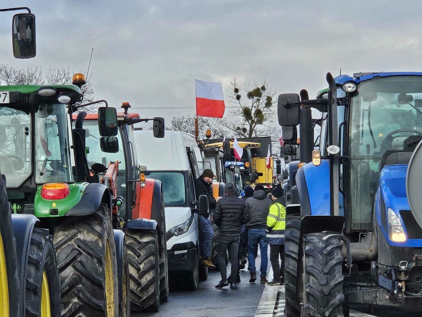 Protest rolników w miejscowości Gniewkówiec,...
