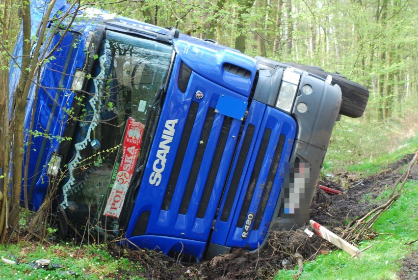Wypadek pod Jarocinem: W Tarcach zderzyły się ciężarówki