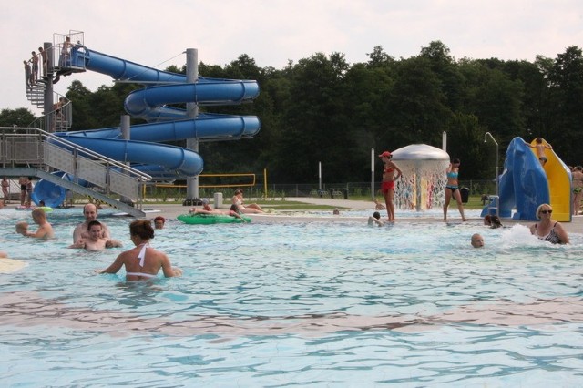 Atrakcją kąpieliska w Namysłowie jest zjeżdżalnia wodna.