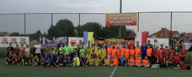 Uczestnicy sobotniego międzynarodowego turnieju piłki nożnej Hetman Cup 2017, który został rozegrany we Włoszczowie