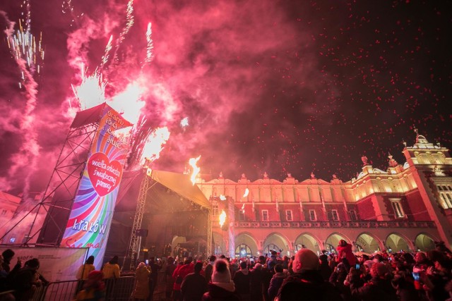 13.01.2019 krakow wosp wielka orkiestra swiatecznej pomocy rynek glowny wolontariusz zbiorka pieniedzy swiatelko do niebafot. anna kaczmarz  / dziennik polski / polska press