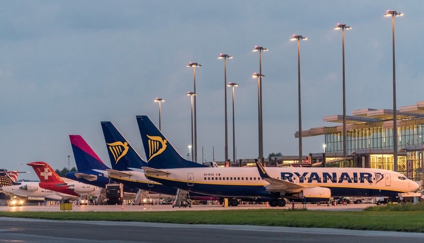 Na początku 2021 r. wrocławskie lotnisko obsługuje trzy...