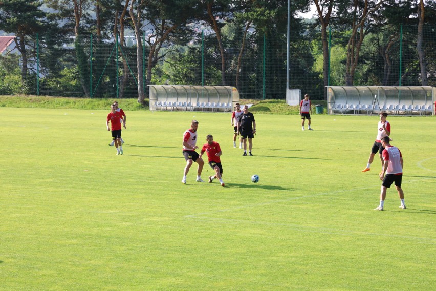 PKO BP Ekstraklasa. Kolejne transfery Korony Kielce jeszcze w tym tygodniu. Zespół odbył pierwszy trening po obozie w Opalenicy. Zdjęcia