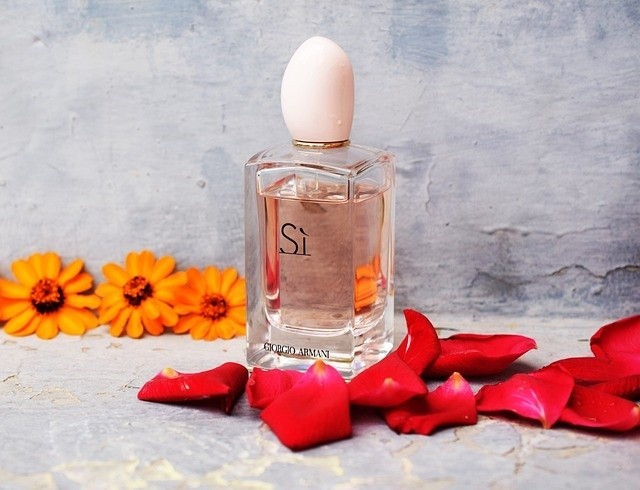 Ponadczasowe, klasyczne, uwielbiane przez kobiety na całym świecie. Oto najpiękniejsze perfumy na lato!