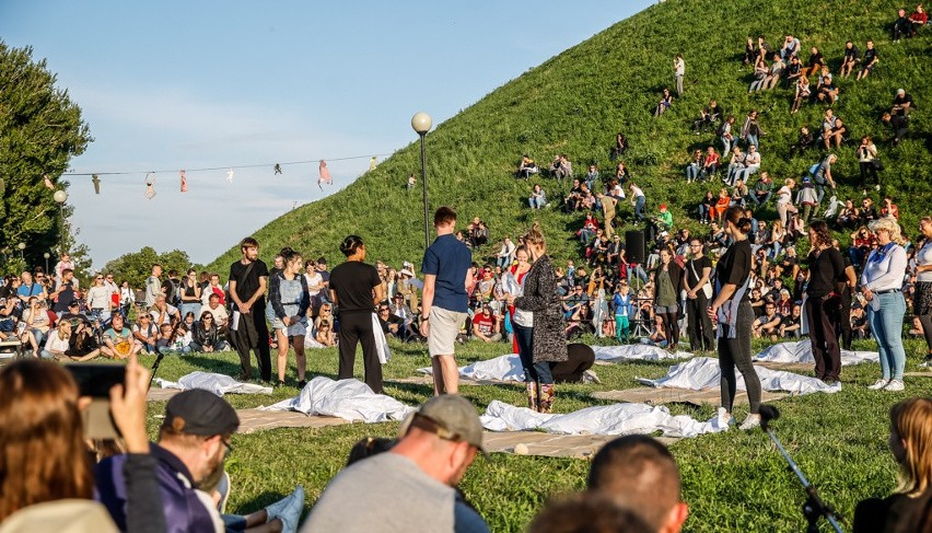 Międzynarodowy Festiwal Teatrów Plenerowych i Ulicznych FETA...