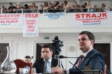Protest MOPS w Łodzi na sesji Rady Miejskiej: "Wstyd i hańba, nie odpuścimy!"