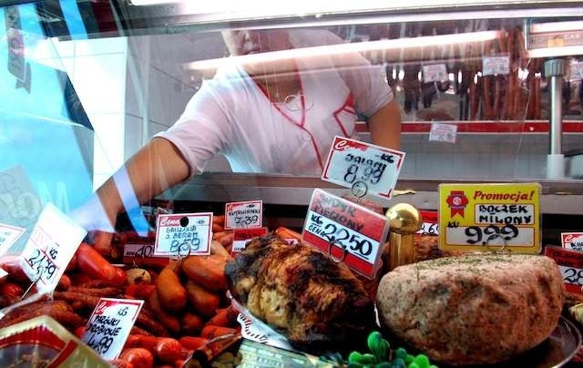 Kupując mięso i wędliny trzeba uważać nie tylko na daty ważności, ale i skład produktów