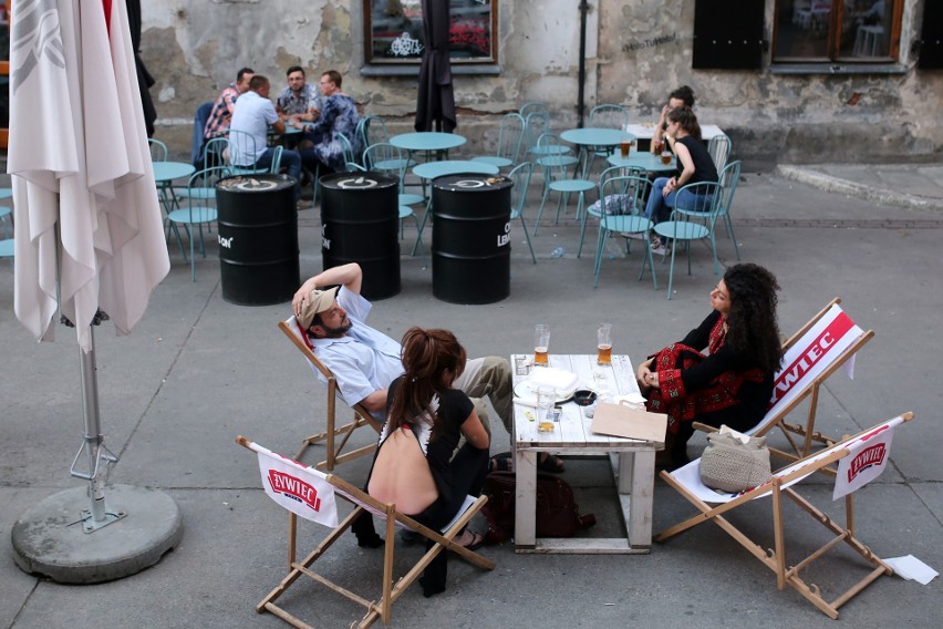 Kraków. Weekend na Dolnych Młynów. Piękna pogoda sprzyja dobrej zabawie! [ZDJĘCIA]