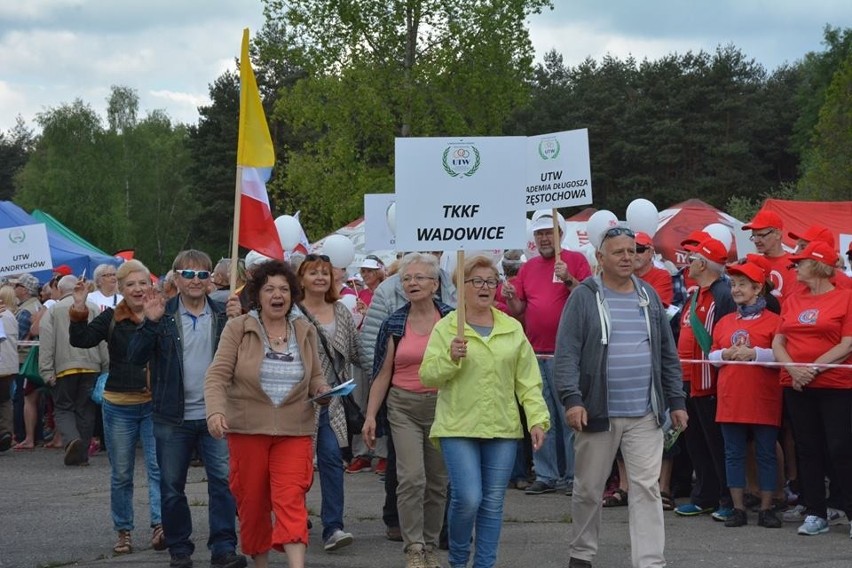 W Senioriadzie wzięło udział prawie 900 osób ZDJĘCIA