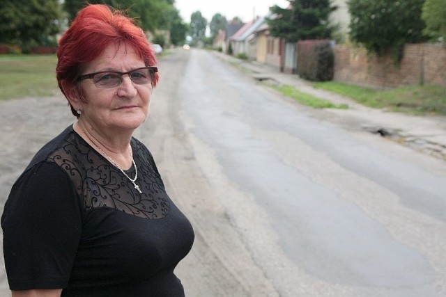 - O remont tej drogi walczą już od kilkunastu lat &#8211; mówi Teresa Filus, sołtys wsi Św. Wojciech.