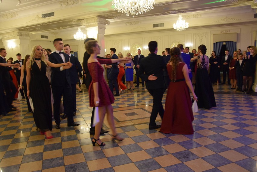 Studniówka 2019 Bal LO Mońki w Dworze Czarneckiego [ZDJĘCIA, WIDEO]