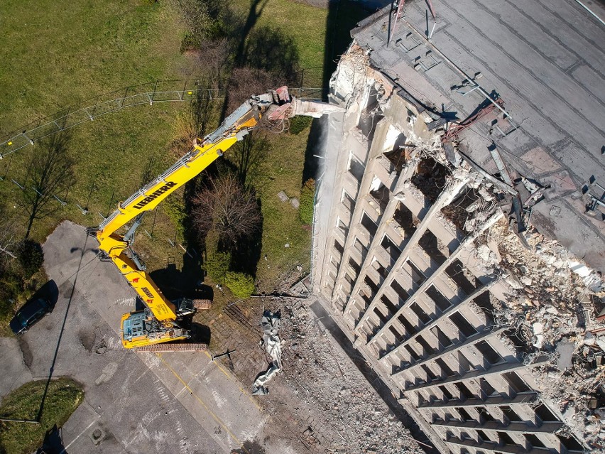 Biurowiec Silmy w Sosnowcu Zagórzu jest wyburzany (fot....