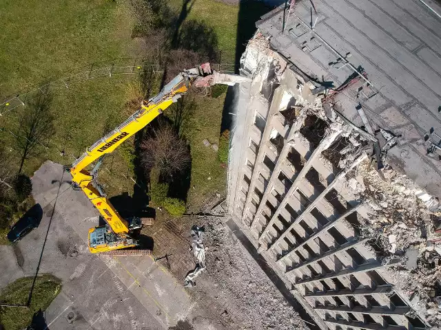 Biurowiec Silmy w Sosnowcu Zagórzu jest wyburzany (fot. Beautiful Mess - Dance & Dron / Blog)