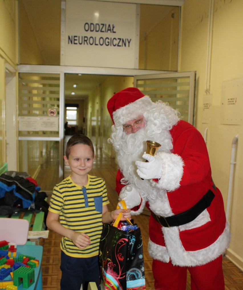 Mikołaj odwiedził dzieci w czeladzkim szpitalu ZDJĘCIA 