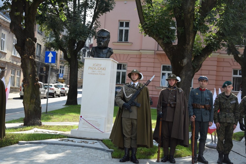 W Przemyślu odsłonili odnowiony pomnik marszałka Józefa Piłsudskiego [ZDJĘCIA]