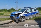 Kraków. Kolejny policyjny radiowóz roztrzaskany. Funkcjonariusz trafił do szpitala