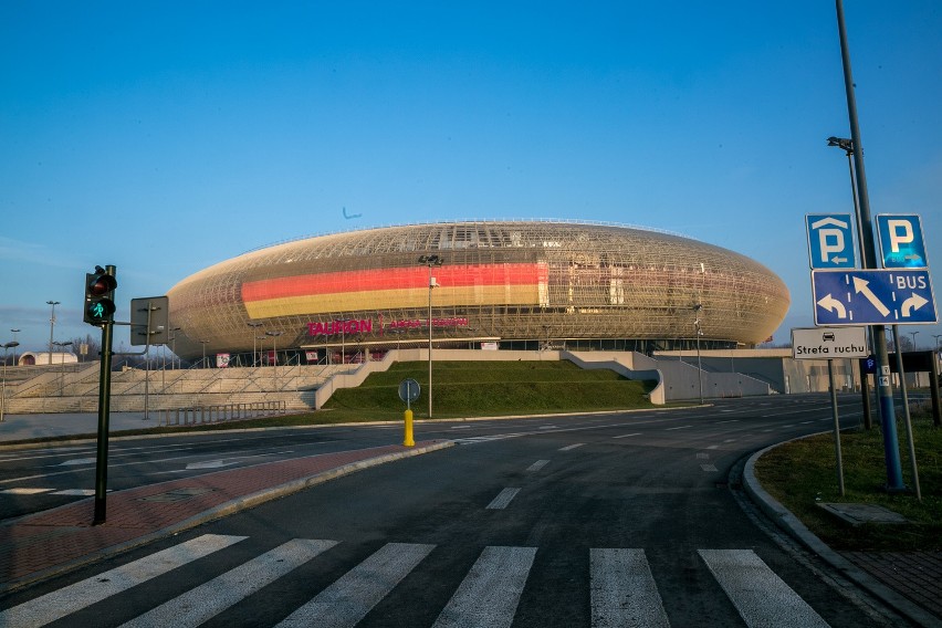 Kraków solidarny z Berlinem. Tauron Arena w barwach flagi niemieckiej