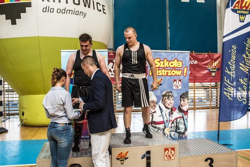 Brązowy medal w kat. 64 kg wywalczył Bolesław Guzek (AZS...