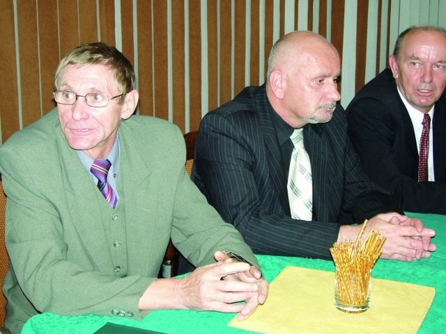 Na radnego Ryszarda Ołowia (z lewej) mówią Nieboszczka Partia, były radny Zbigniew Walendzewicz był nazywany Izydorem, a Mieczysław Jurewicz, to po prostu Jura.
