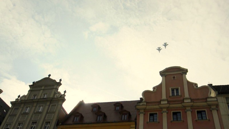 Wrocław: Myśliwce F-16 przeleciały nad Rynkiem (FILMY, FOTO)
