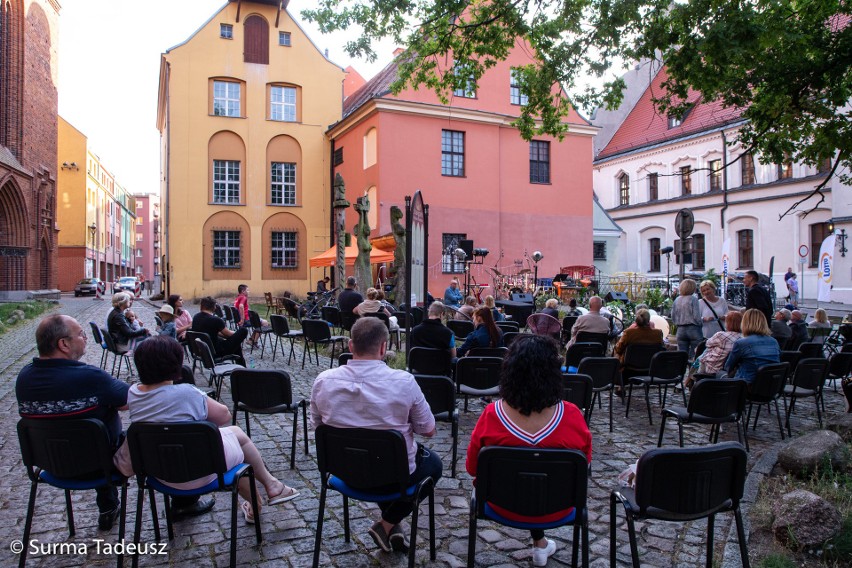 W Stargardzie grali "Jazz na starówce". Gościem specjalnym była wokalistka jazzowa Maya Koterba. ZDJĘCIA