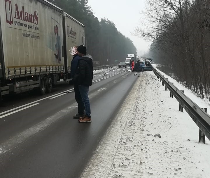 Śmiertelny wypadek w Przyłęku w powiecie kolbuszowskim z udziałem ciężarówki i osobówki. Zginęła kobieta! [ZDJĘCIA]