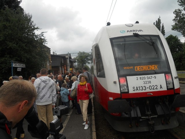 Na pociąg w Ciechocinku czekał tłum mieszkańców i kuracjuszy