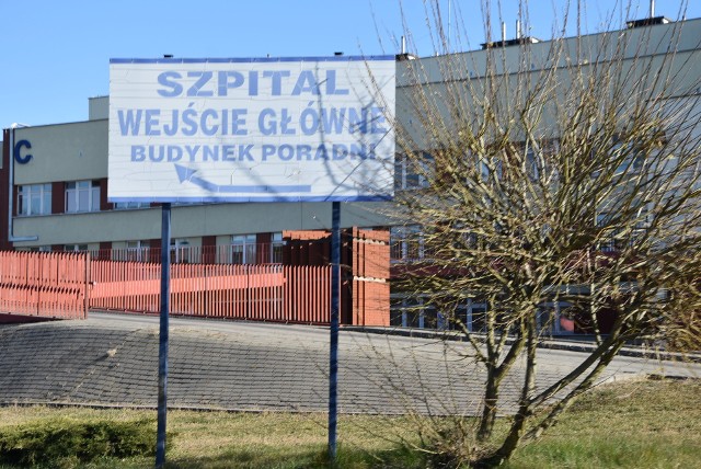 Szpital w Grudziądzu zaczyna "odmrażać" niektóre oddziały. Nadal będą tu również hospitalizowane osoby chore na COVID -19.